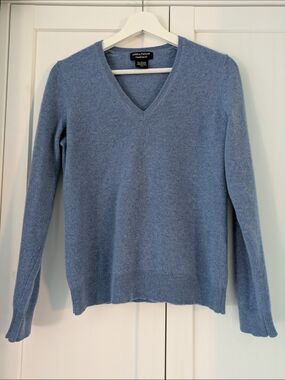 Cashmere Size M Lord&Taylor Dusty Blue V-Neck Sweater